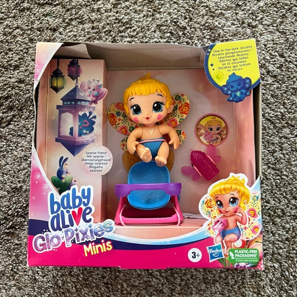 Baby Alive Glo Pixies Mini Carry'n Care Necklace Doll Poupée 9cm Sugar Sprinkle